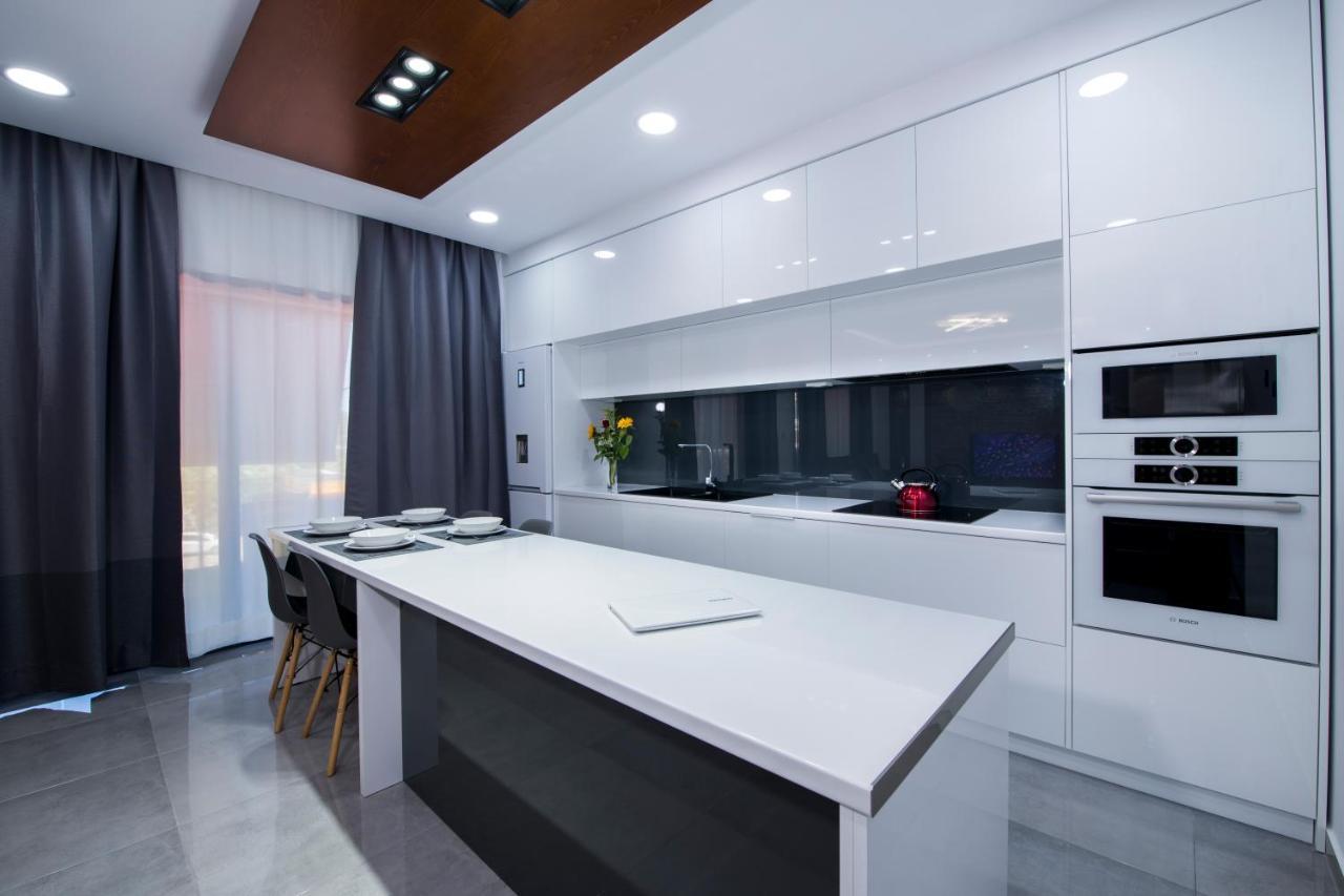 Twin's Luxury * Αλικιανός